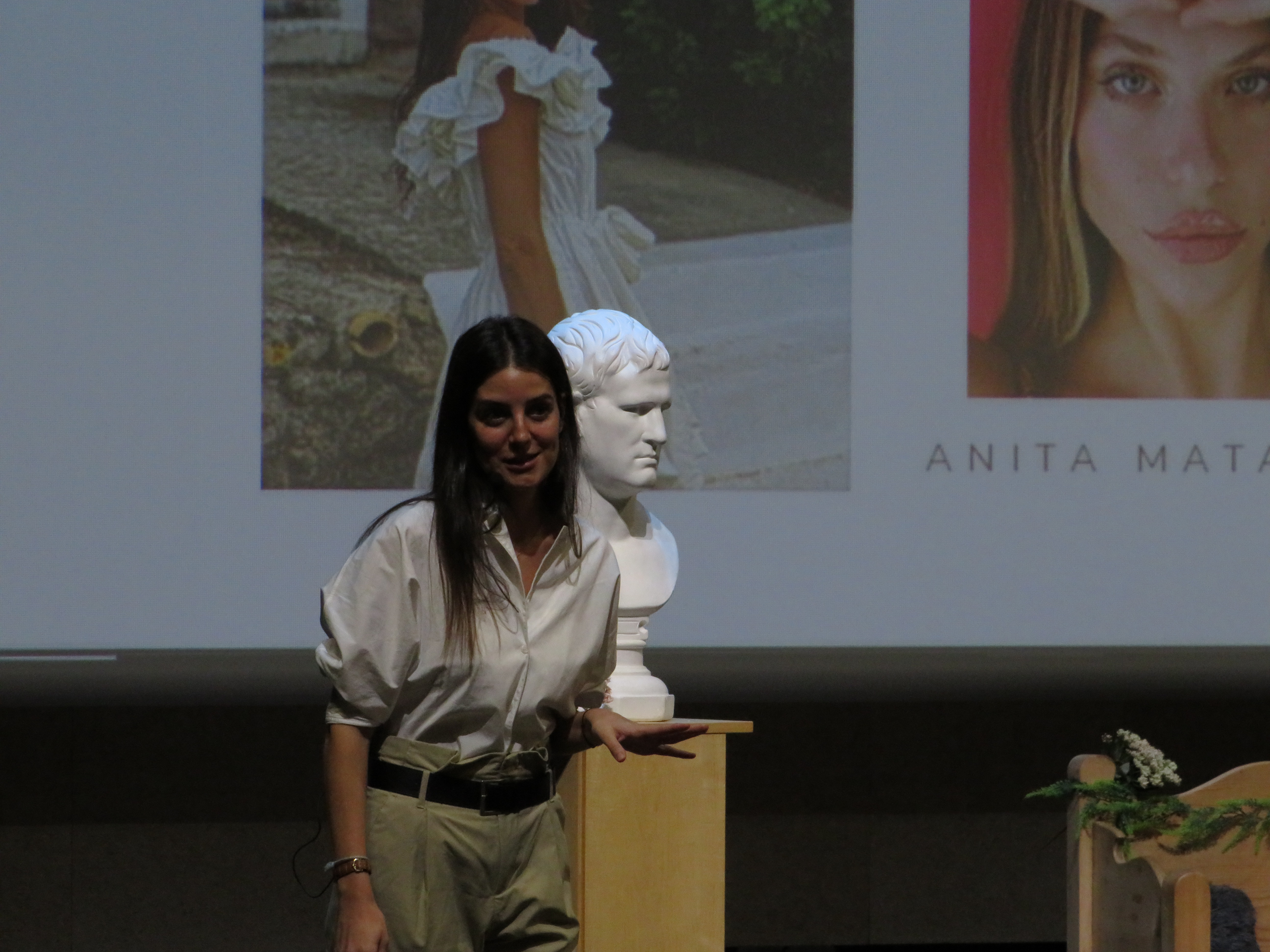 Ponente durante su intervención