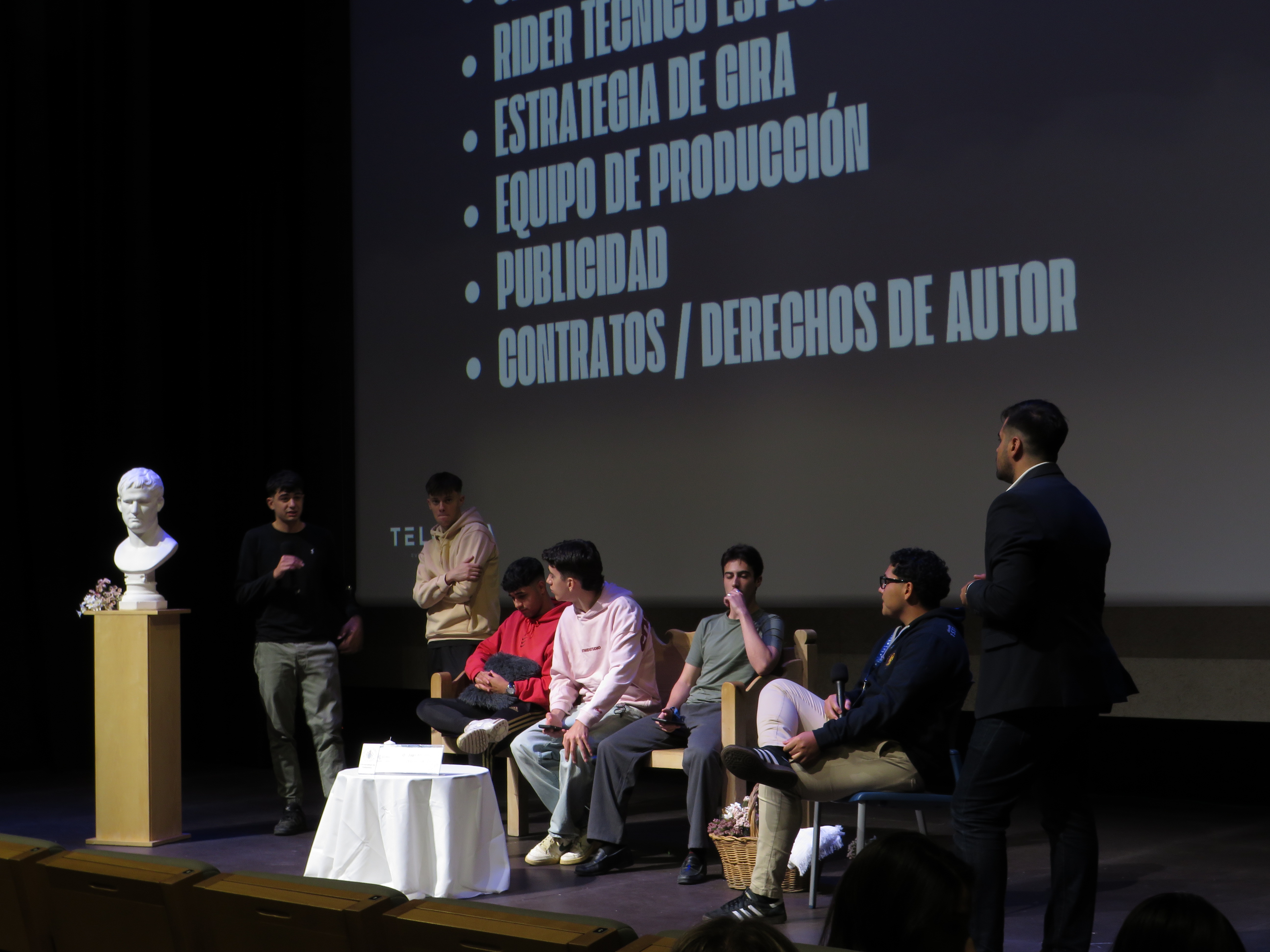 Ponencia en el escenario
